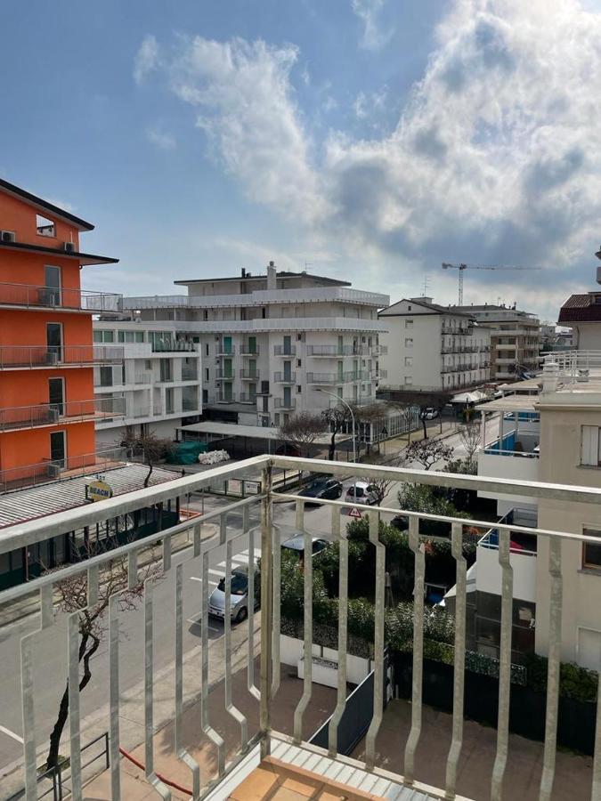 Condominio Michelangelo-Solo Per Famiglie- Walterigato Apartments ลิโดดิเยโซโล ภายนอก รูปภาพ
