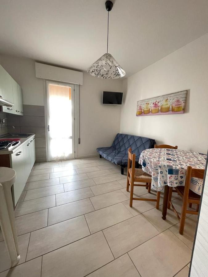 Condominio Michelangelo-Solo Per Famiglie- Walterigato Apartments ลิโดดิเยโซโล ภายนอก รูปภาพ