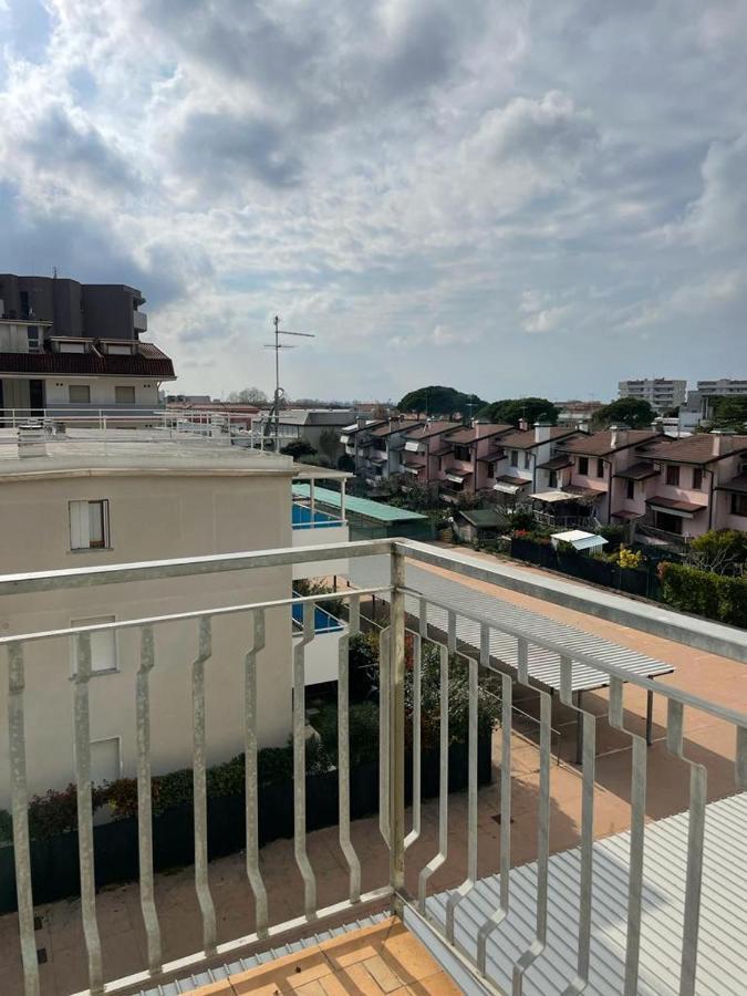 Condominio Michelangelo-Solo Per Famiglie- Walterigato Apartments ลิโดดิเยโซโล ภายนอก รูปภาพ
